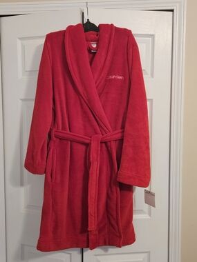 Calvin Klein Plush Red Bathrobe with Shawl Collar